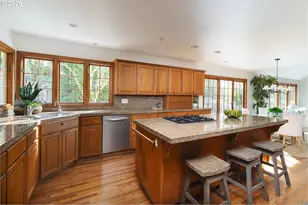 4077 Buck Brush Ln, Lake Oswego, OR 97035 - Photo 11