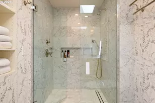 12727 S Iron Mountain Blvd, Portland, OR 97219 - Photo 33