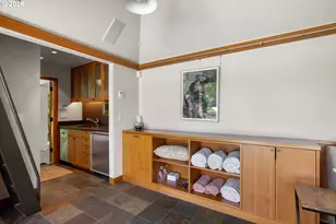 12727 S Iron Mountain Blvd, Portland, OR 97219 - Photo 43