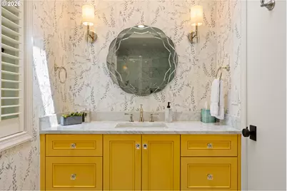 12727 S Iron Mountain Blvd, Portland, OR 97219 - Photo 39