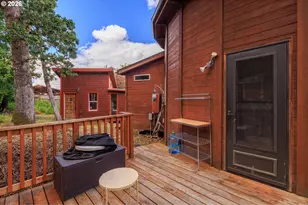 1208 W 28th Ave, Eugene, OR 97405 - Photo 3