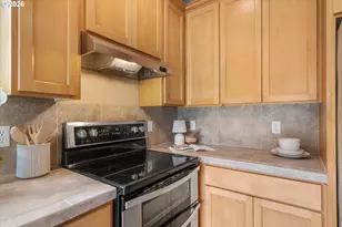 21936 NE Couch St, Gresham, OR 97030 - Photo 15