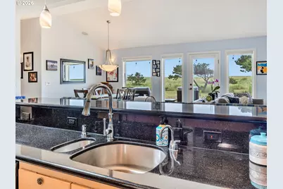 89742 Ocean Dr, Warrenton, OR 97146 - Photo 15