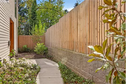 4619 N Campbell Ave #8, Portland, OR 97217 - Photo 7