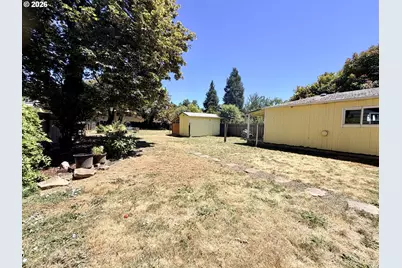 425 W Umpqua St, Roseburg, OR 97471 - Photo 17