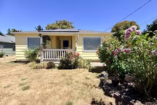 425 W Umpqua St, Roseburg, OR 97471 - Photo 3