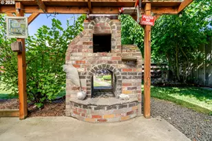 362 E Washington Ave, Brownsville, OR 97327 - Photo 39