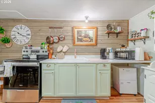 362 E Washington Ave, Brownsville, OR 97327 - Photo 15