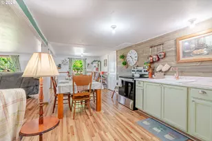 362 E Washington Ave, Brownsville, OR 97327 - Photo 17