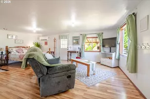 362 E Washington Ave, Brownsville, OR 97327 - Photo 9