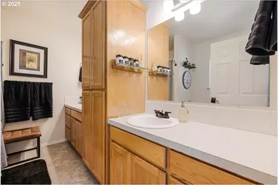 1110 Madison St, Silverton, OR 97381 - Photo 29