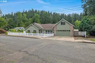 1110 Madison St, Silverton, OR 97381 - Photo 3
