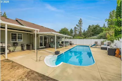 1110 Madison St, Silverton, OR 97381 - Photo 35