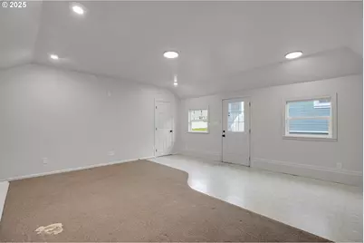 209 SE Currin St, Estacada, OR 97023 - Photo 27