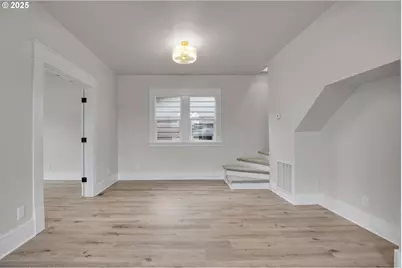 209 SE Currin St, Estacada, OR 97023 - Photo 5