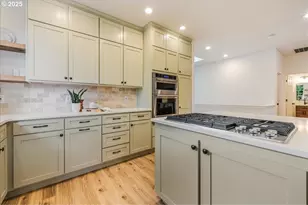 9174 SW Waverly Dr, Portland, OR 97224 - Photo 7