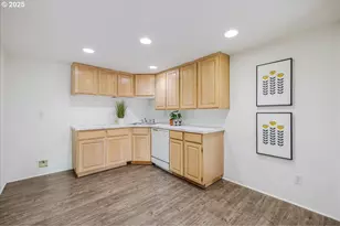 9174 SW Waverly Dr, Portland, OR 97224 - Photo 23