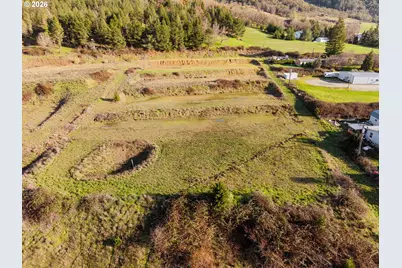 218 Paroz Ln, Myrtle Creek, OR 97457 - Photo 1