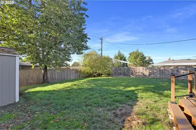 1756 10th St, Springfield, OR 97477 - Photo 25