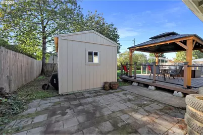 1756 10th St, Springfield, OR 97477 - Photo 37