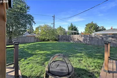 1756 10th St, Springfield, OR 97477 - Photo 35