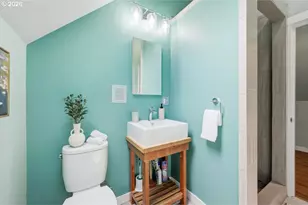 914 NE 92nd Ave, Portland, OR 97220 - Photo 17