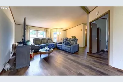 826 W Dean Ave, Sutherlin, OR 97479 - Photo 5