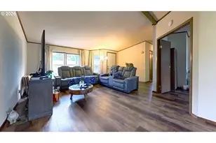 826 W Dean Ave, Sutherlin, OR 97479 - Photo 5