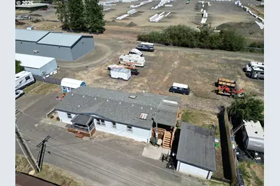 826 W Dean Ave, Sutherlin, OR 97479 - Photo 45
