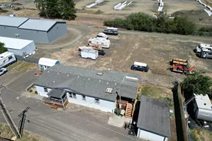 826 W Dean Ave, Sutherlin, OR 97479 - Photo 45
