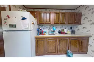 826 W Dean Ave, Sutherlin, OR 97479 - Photo 19