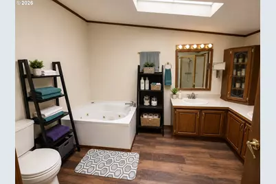 826 W Dean Ave, Sutherlin, OR 97479 - Photo 25