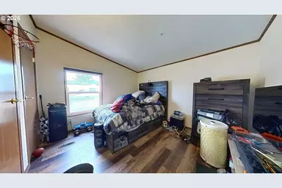 826 W Dean Ave, Sutherlin, OR 97479 - Photo 37