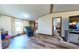 826 W Dean Ave, Sutherlin, OR 97479 - Photo 15