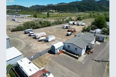 826 W Dean Ave, Sutherlin, OR 97479 - Photo 43