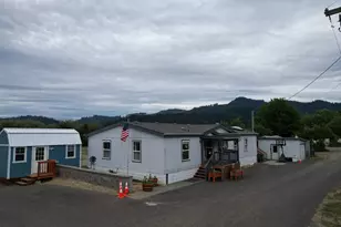 826 W Dean Ave, Sutherlin, OR 97479 - Photo 1