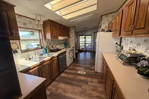 826 W Dean Ave, Sutherlin, OR 97479 - Photo 11