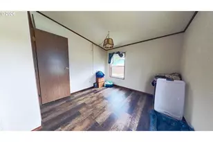 826 W Dean Ave, Sutherlin, OR 97479 - Photo 27