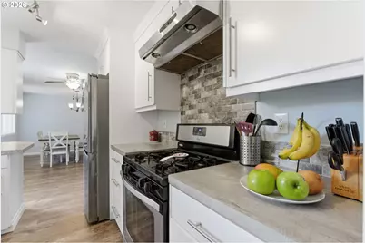 110 NE 157th Ave, Portland, OR 97230 - Photo 3