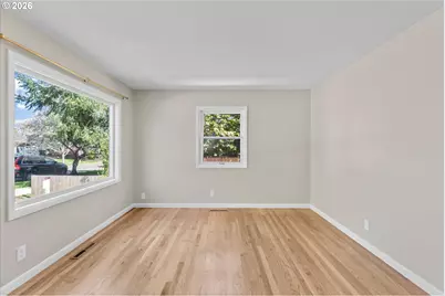 7820 SE Salmon St, Portland, OR 97215 - Photo 7