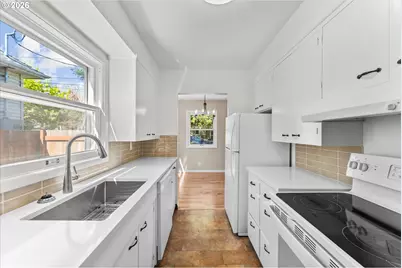 7820 SE Salmon St, Portland, OR 97215 - Photo 13