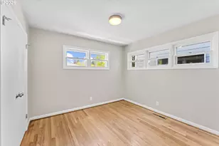 7820 SE Salmon St, Portland, OR 97215 - Photo 9