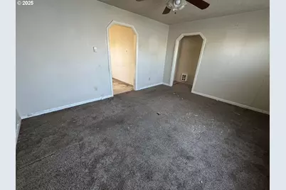 1205 N 1st Pl, Hermiston, OR 97838 - Photo 5