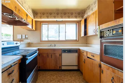 11830 NE Fremont St, Portland, OR 97220 - Photo 9