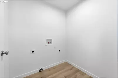 5592 Burnett Ave #A, Eugene, OR 97402 - Photo 29