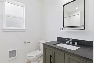 5592 Burnett Ave, Eugene, OR 97402 - Photo 27