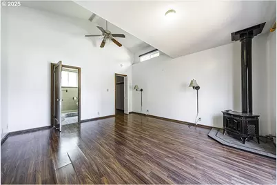 681 Liberty St, Ashland, OR 97520 - Photo 27