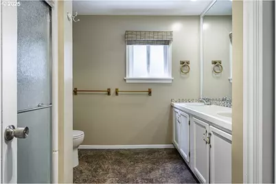 681 Liberty St, Ashland, OR 97520 - Photo 35