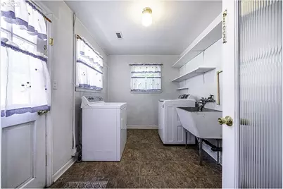 681 Liberty St, Ashland, OR 97520 - Photo 15