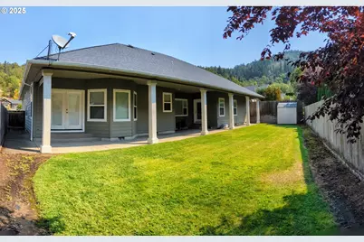 464 Oak Valley Loop, Winchester, OR 97495 - Photo 29